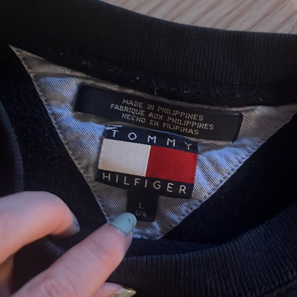 Tommy Hilfiger Crewneck - Picture 3 of 3